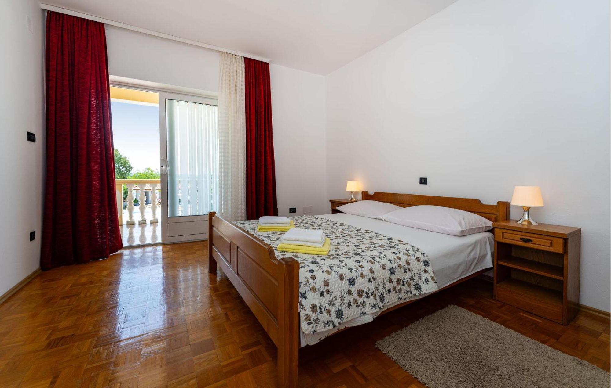 Beautiful Apartment In Galovac With Kitchen Екстер'єр фото