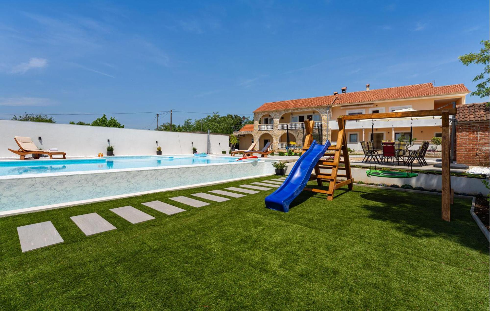 Beautiful Apartment In Galovac With Kitchen Екстер'єр фото
