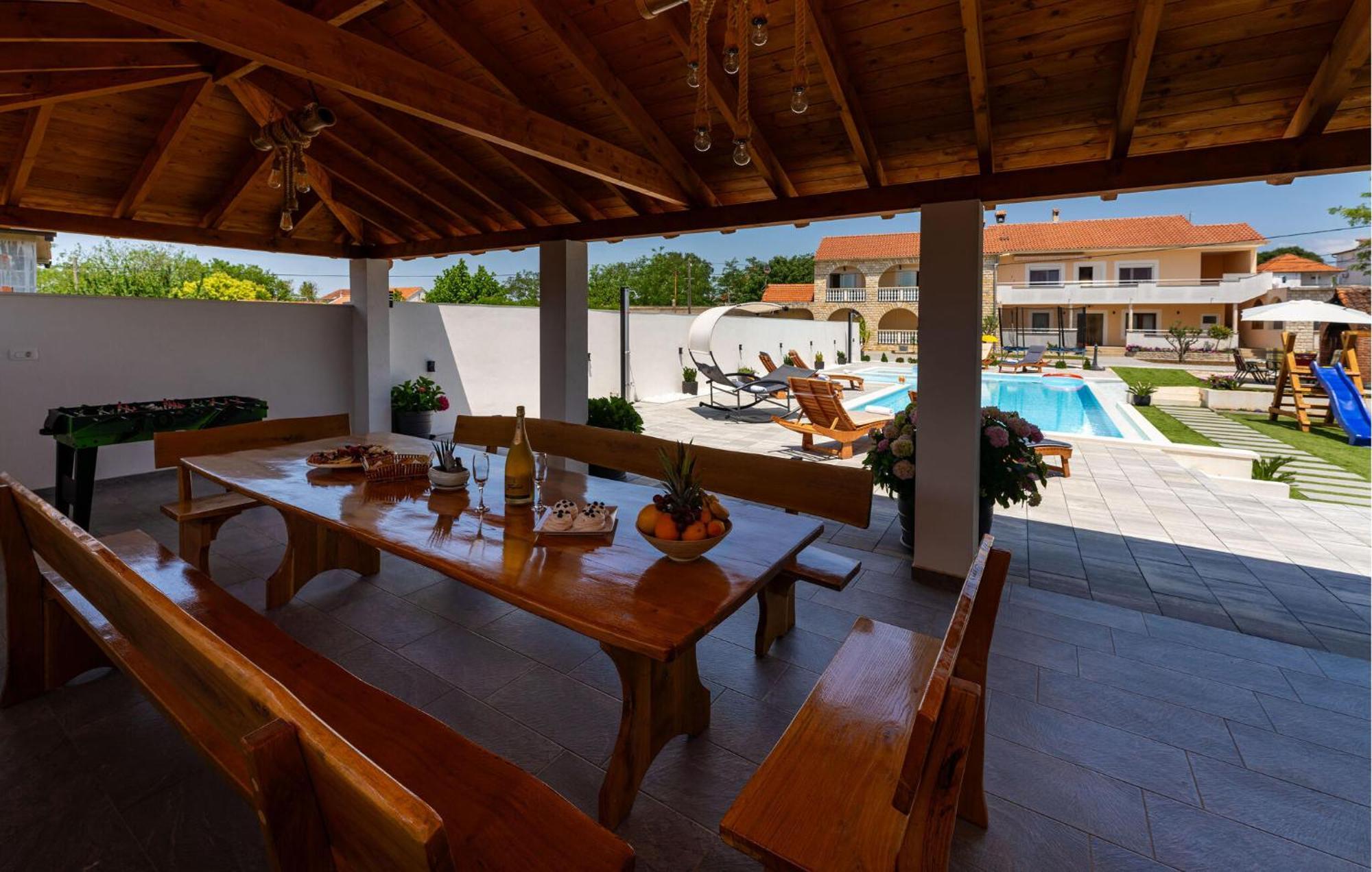 Beautiful Apartment In Galovac With Kitchen Екстер'єр фото